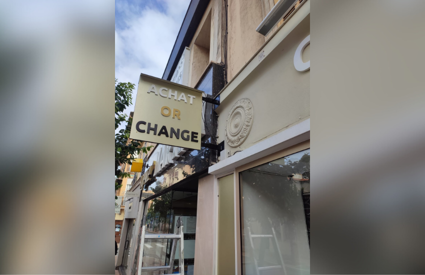 Image d'une enseigne drapeau