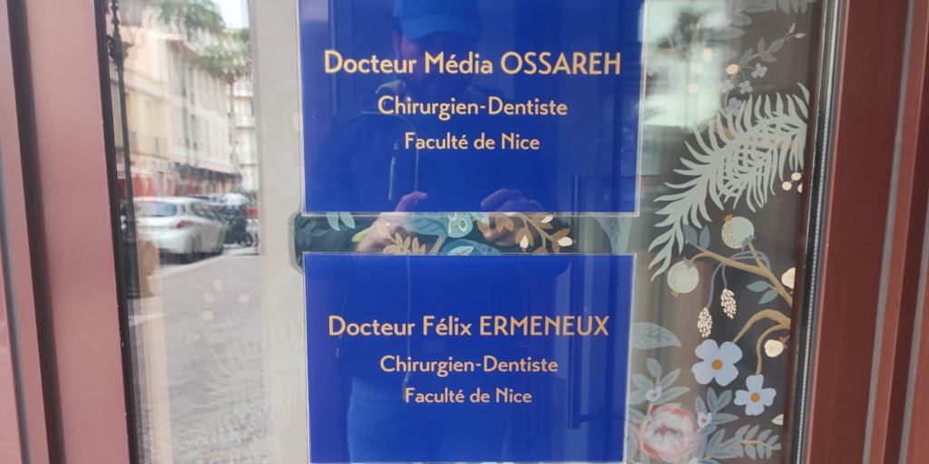 Image d'une plaque professionnelle à Beaulieu-sur-Mer